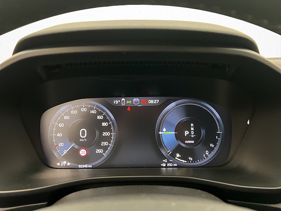 Volvo XC40 14 of 30