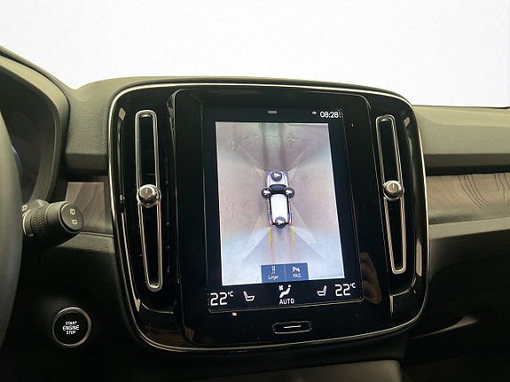 Volvo XC40 18 of 30