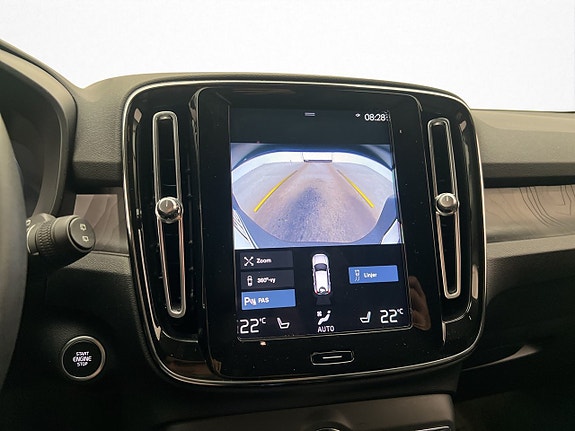 Volvo XC40 19 of 30