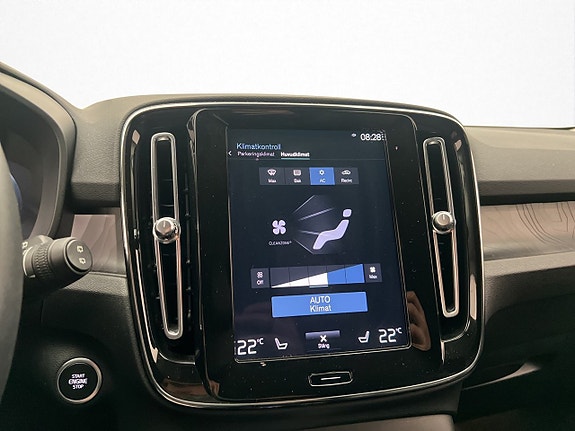Volvo XC40 21 of 30