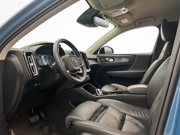 Volvo XC40 9 of 30