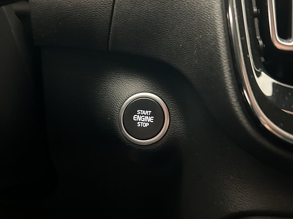 Volvo XC40 16 of 30