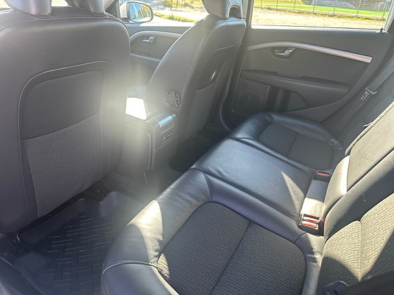 Volvo V70 6 of 11