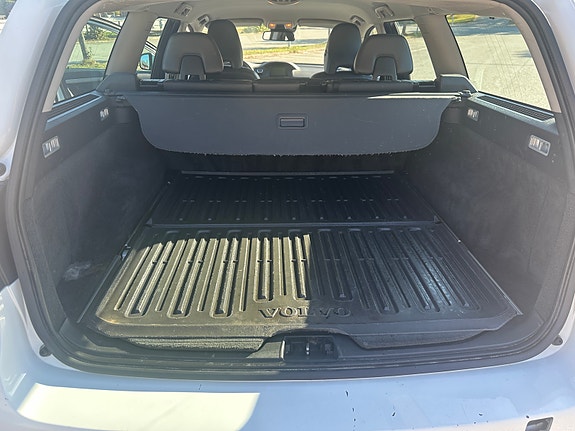 Volvo V70 4 of 11
