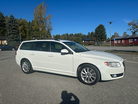 Volvo V70 3 of 11