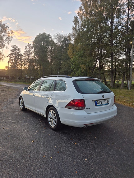 Volkswagen Golf VI 2 of 6