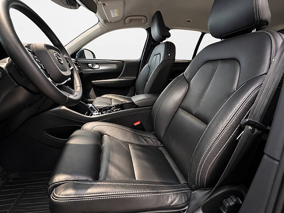Volvo XC40 7 of 9