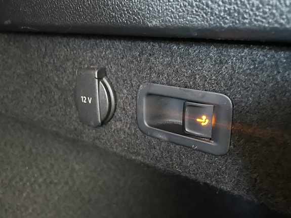 Volkswagen Passat Alltrack 12 of 30