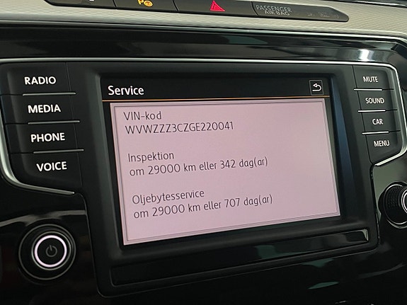 Volkswagen Passat Alltrack 29 of 30
