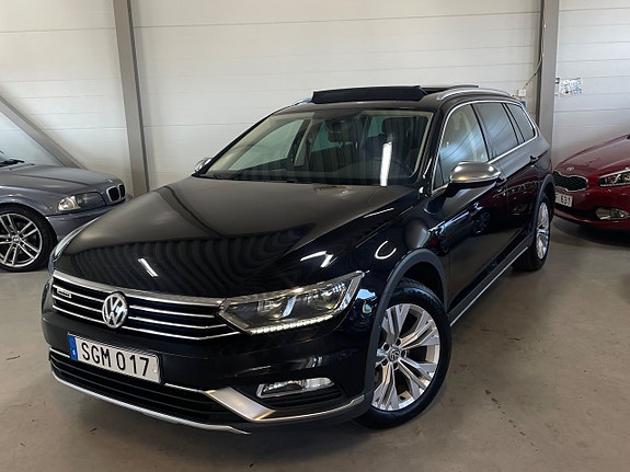 Volkswagen Passat Alltrack 2 of 30