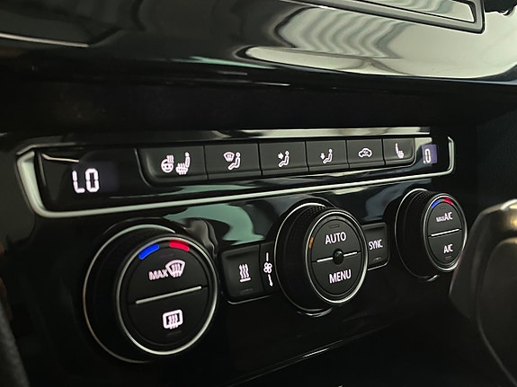Volkswagen Passat Alltrack 30 of 30