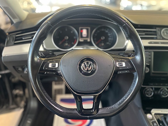 Volkswagen Passat Alltrack 19 of 30