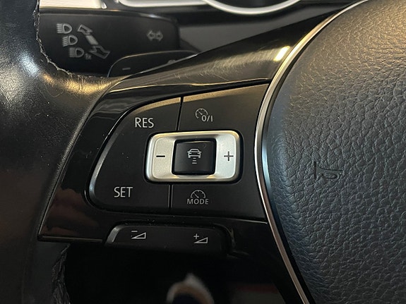 Volkswagen Passat Alltrack 23 of 30
