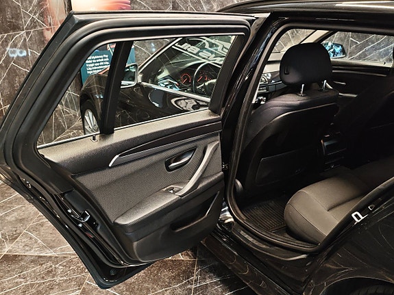 BMW 520d 16 of 30