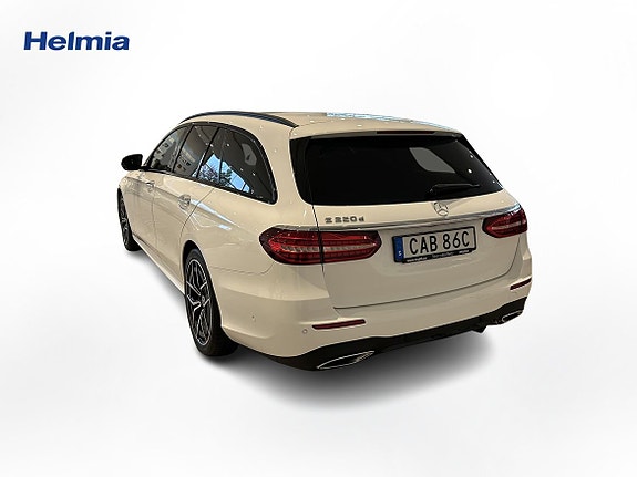 Mercedes-Benz E220 2 of 14