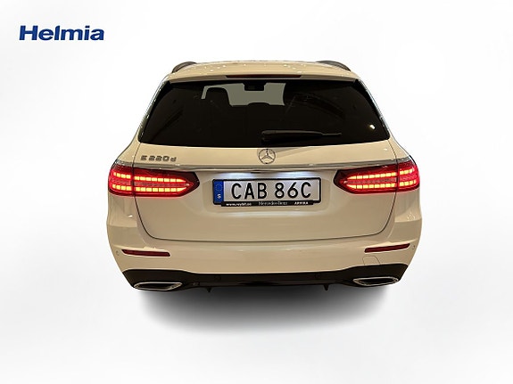 Mercedes-Benz E220 11 of 14
