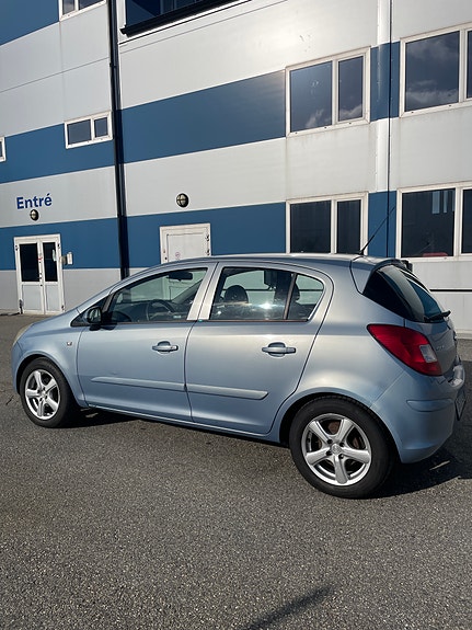 Opel Corsa 2 of 12