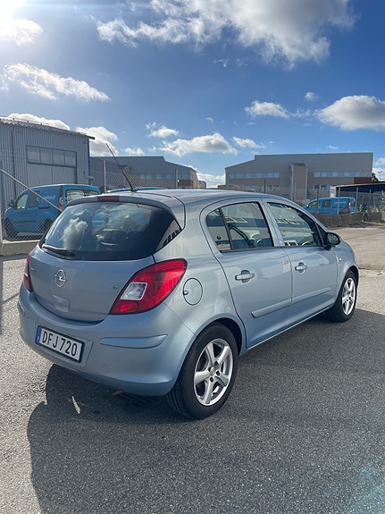 Opel Corsa 3 of 12