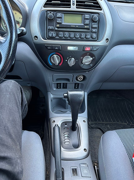 Toyota RAV4 6 of 7