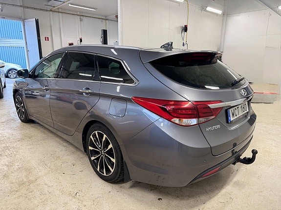 Hyundai i40 2 of 25