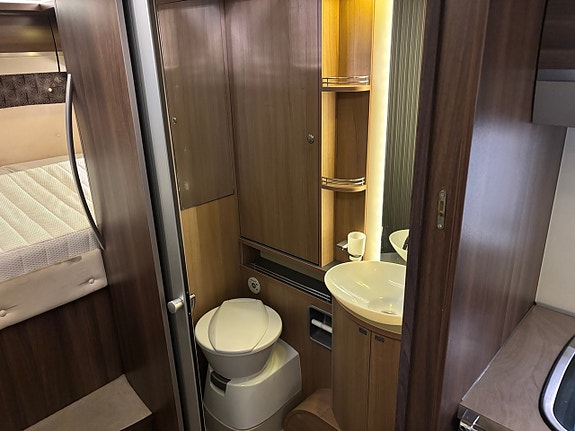 Bürstner Elegance 821 3.0 ALDE Dragkrok AC Bil/Bodel Kamkedja 4Bädd Markis 15 of 16