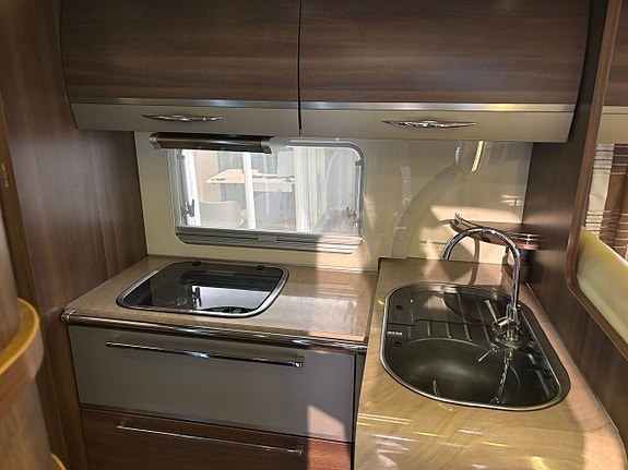 Bürstner Elegance 821 3.0 ALDE Dragkrok AC Bil/Bodel Kamkedja 4Bädd Markis 11 of 16