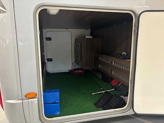 Bürstner Elegance 821 3.0 ALDE Dragkrok AC Bil/Bodel Kamkedja 4Bädd Markis 4 of 16