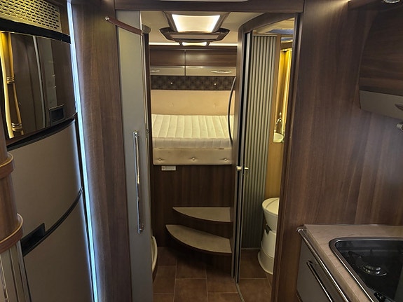 Bürstner Elegance 821 3.0 ALDE Dragkrok AC Bil/Bodel Kamkedja 4Bädd Markis 14 of 16