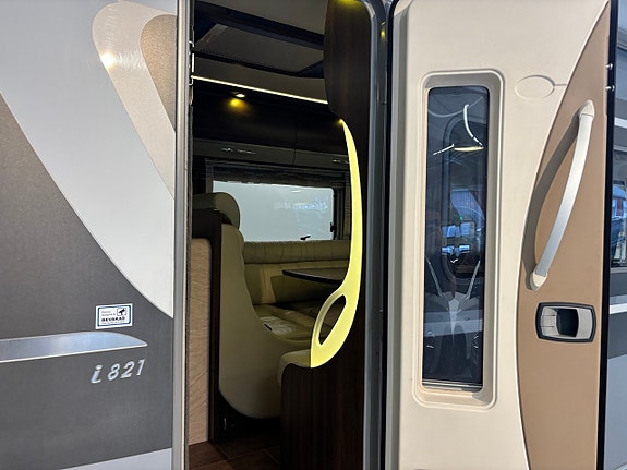 Bürstner Elegance 821 3.0 ALDE Dragkrok AC Bil/Bodel Kamkedja 4Bädd Markis 8 of 16