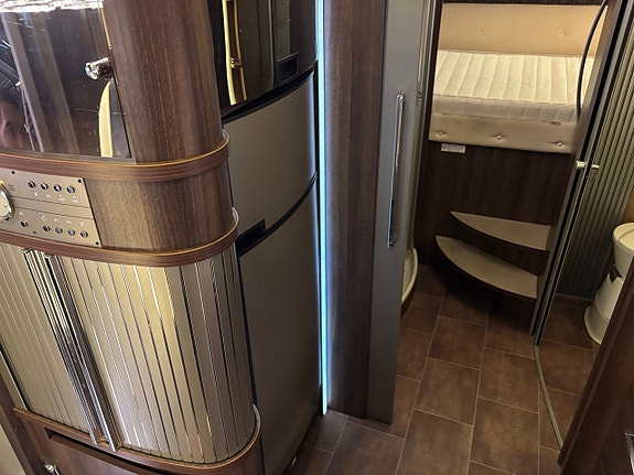 Bürstner Elegance 821 3.0 ALDE Dragkrok AC Bil/Bodel Kamkedja 4Bädd Markis 13 of 16