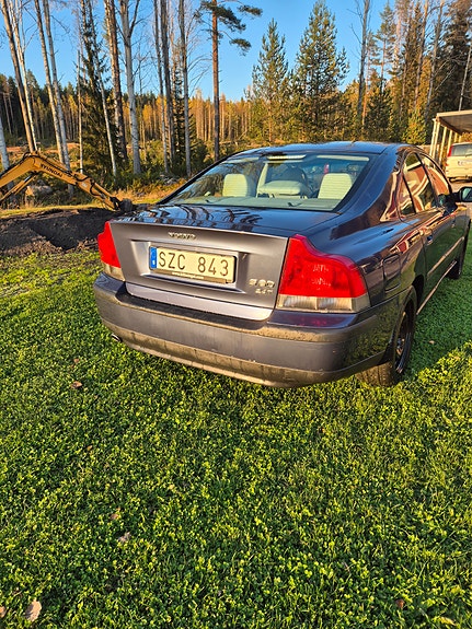 Volvo S60 3 of 6