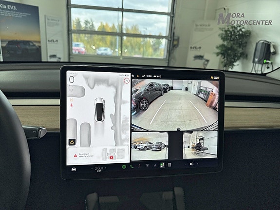 Tesla Model Y 11 of 14