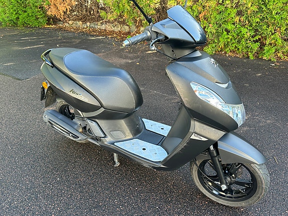 Peugeot Kissbee Black Edition 4 of 7