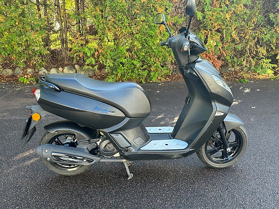 Peugeot Kissbee Black Edition 2 of 7