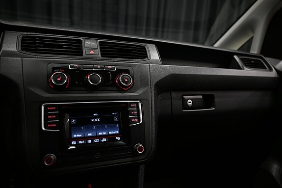 Volkswagen Caddy Maxi 28 of 30