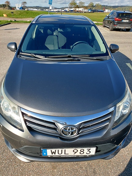 Toyota Avensis 6 of 12