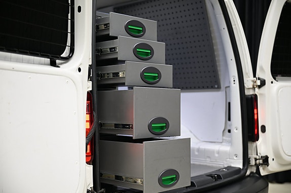 Volkswagen Caddy Maxi 13 of 30