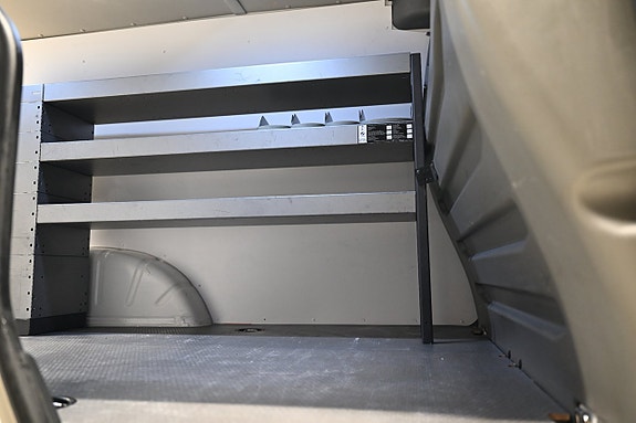 Volkswagen Caddy Maxi 12 of 30