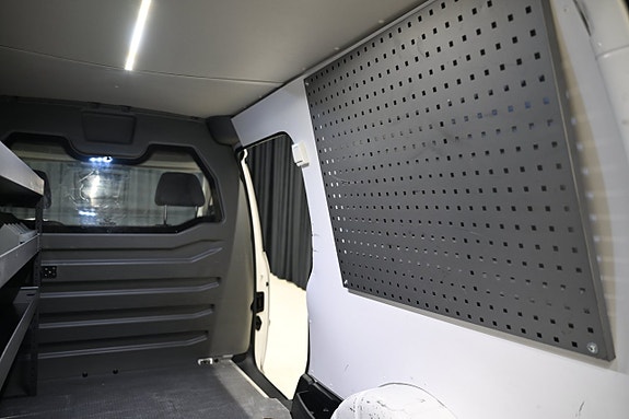 Volkswagen Caddy Maxi 11 of 30