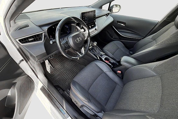 Toyota Corolla 8 of 17