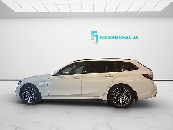 BMW 330e 2 of 16