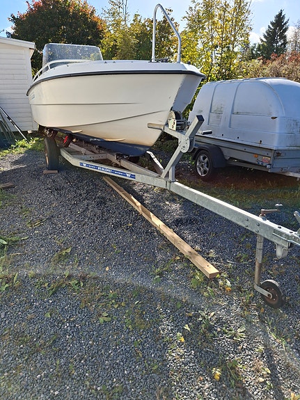 Ryds 530gt. Evinrude e-tec. Trailer. 6 of 9