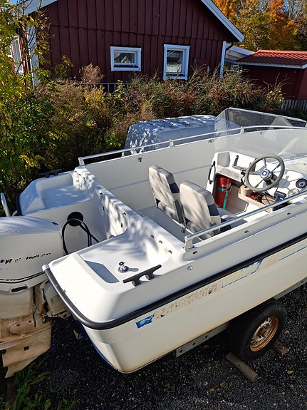 Ryds 530gt. Evinrude e-tec. Trailer. 8 of 9