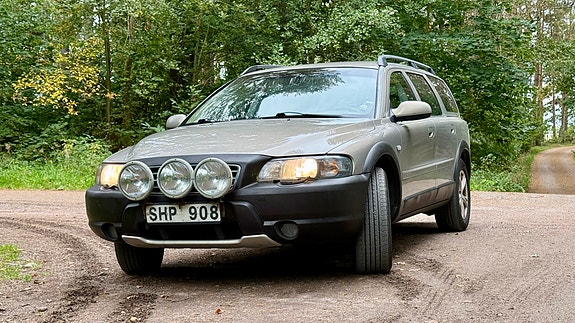 Volvo XC70 3 of 7