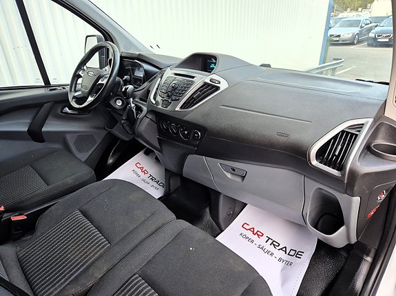 Ford Transit Custom 26 of 29