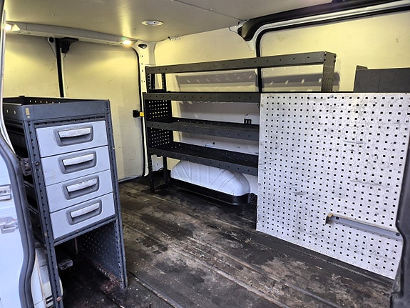 Ford Transit Custom 13 of 29