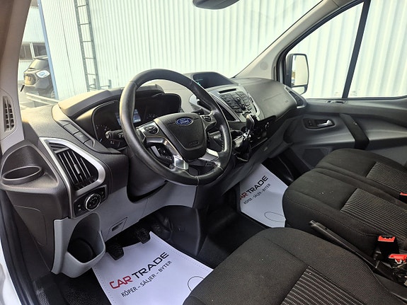 Ford Transit Custom 18 of 29