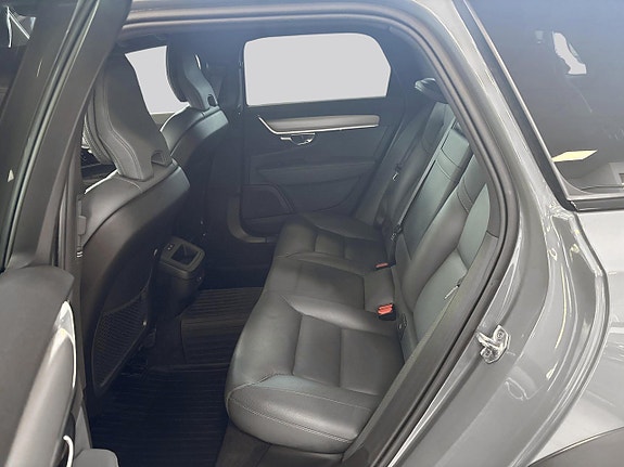Volvo V90 Cross Country 10 of 19