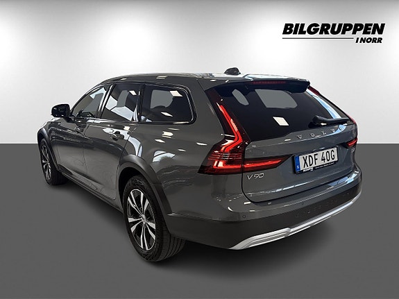 Volvo V90 Cross Country 7 of 19