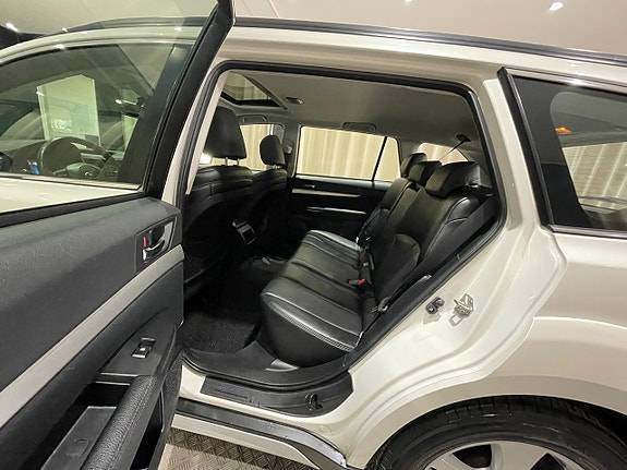 Subaru Outback 12 of 26